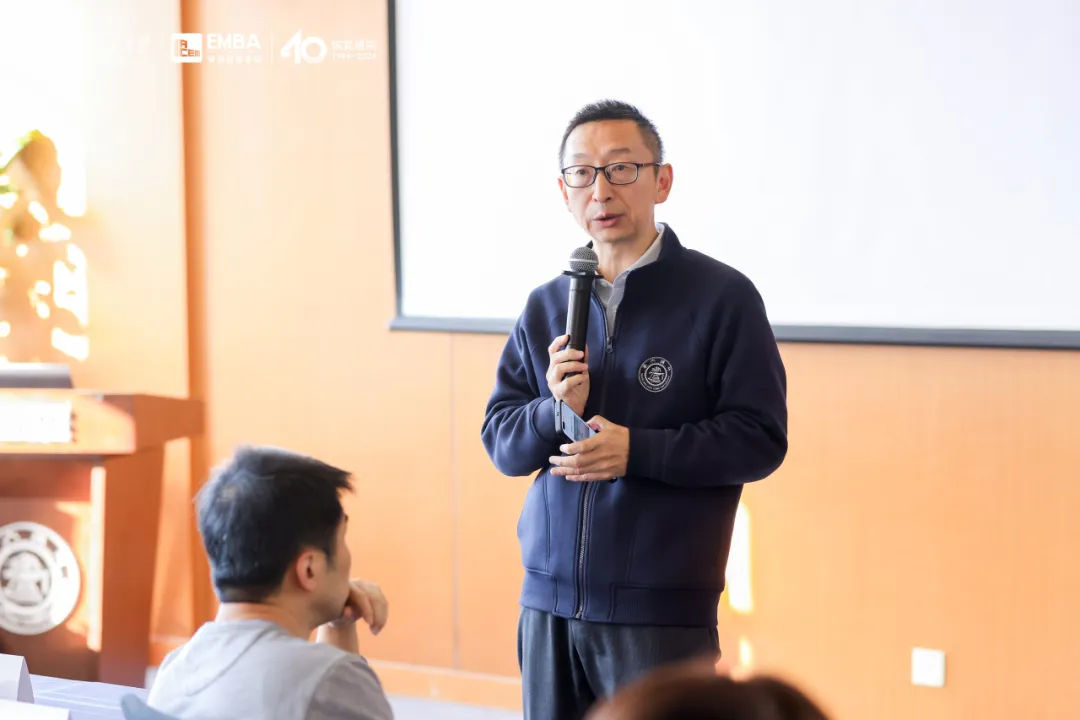 PG电子试玩吴明辉做客上海交大安泰EMBA“实战1+1”